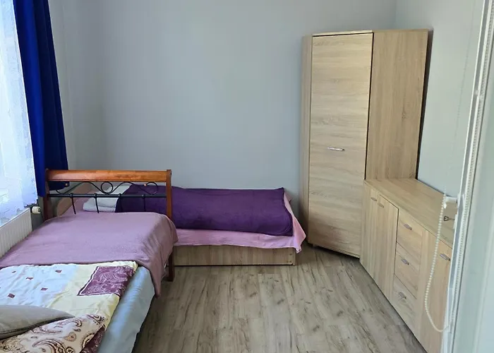 Kamienica Miedzy Klonami
