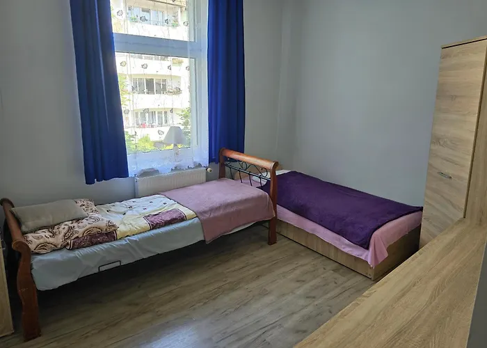 Kamienica Miedzy Klonami